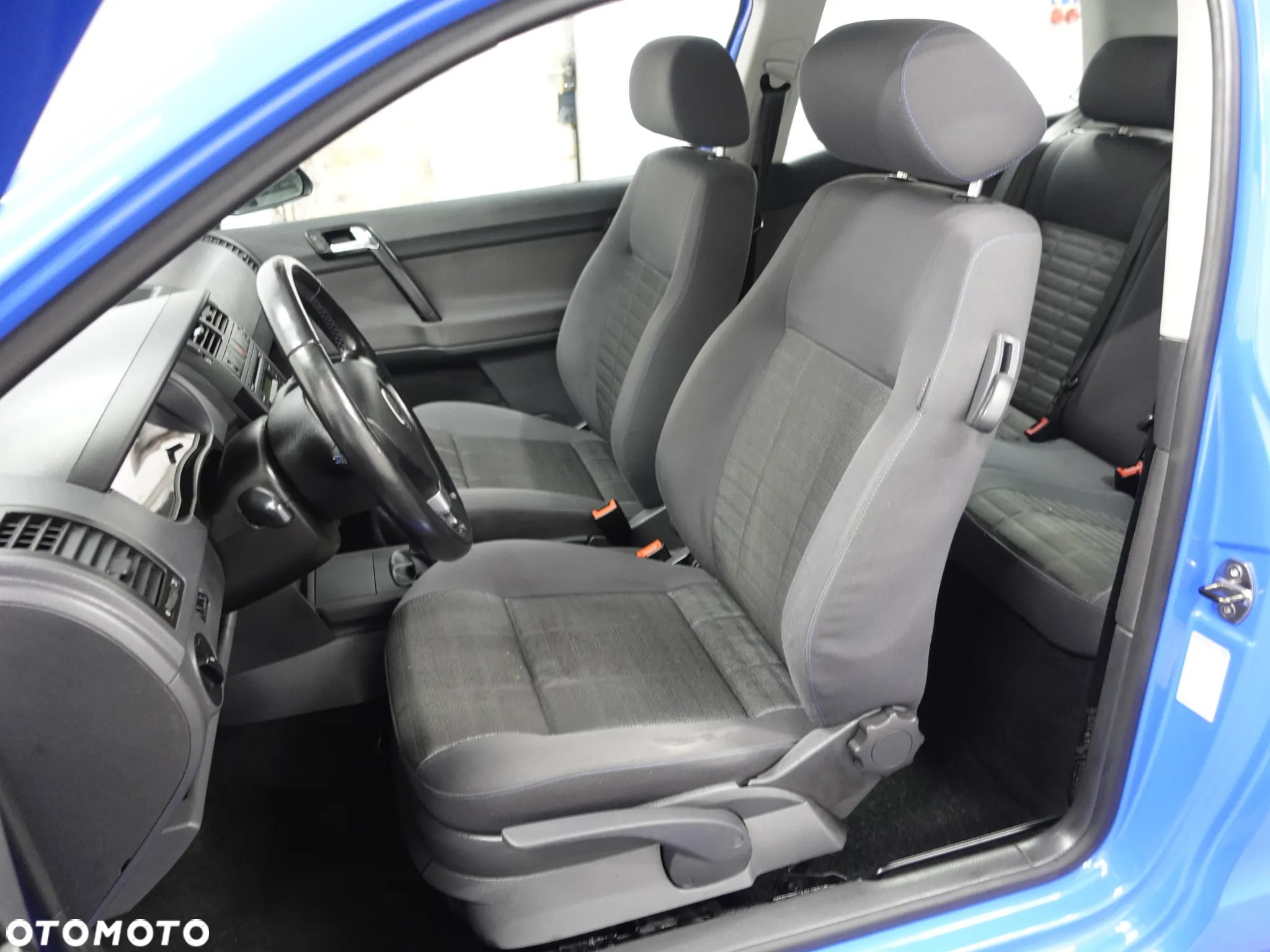 Volkswagen Polo 1.2 Tour - 24