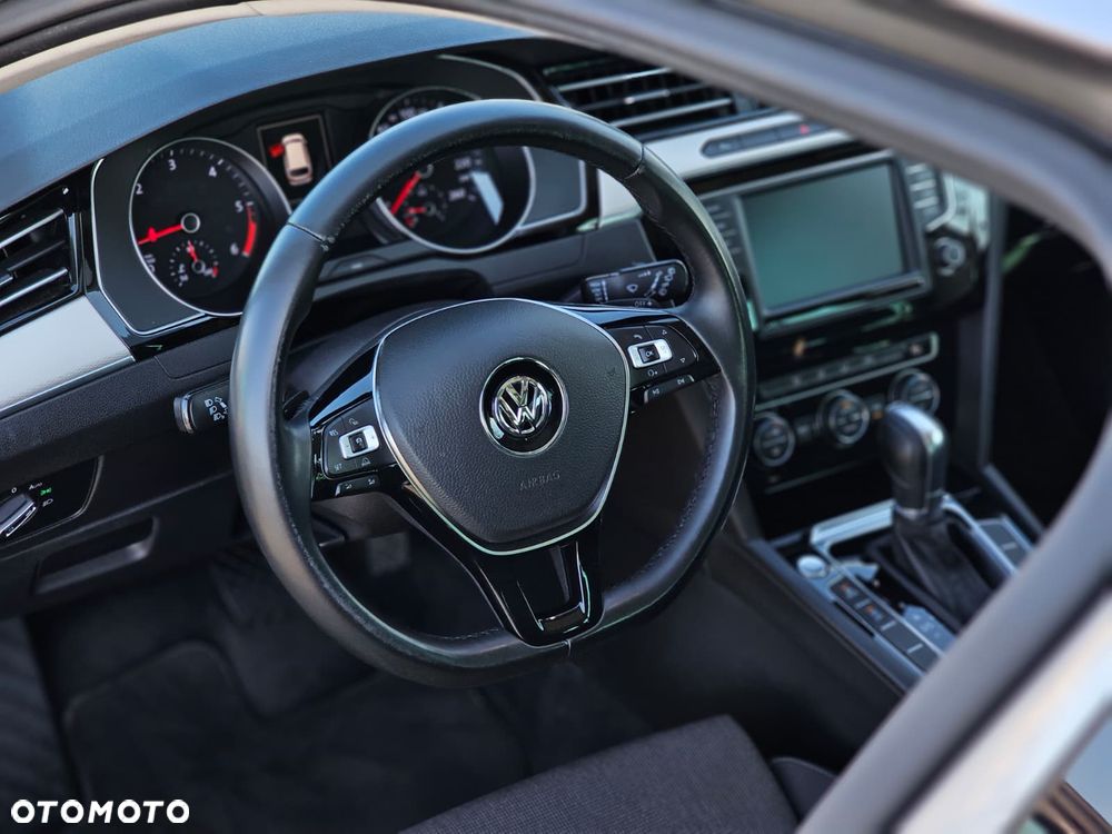 Volkswagen Passat - 27
