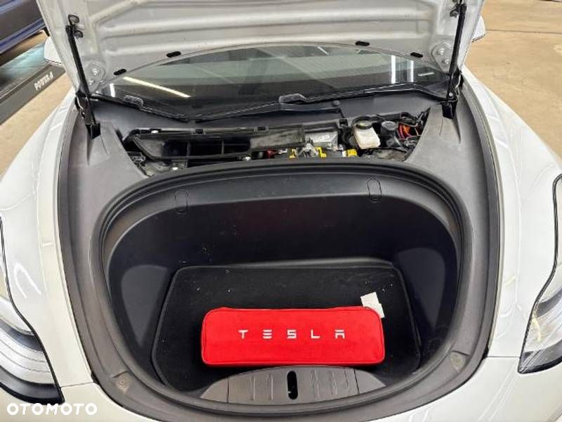 Tesla Model 3 Langstreckenbatterie Allradantrieb Dual Motor - 11