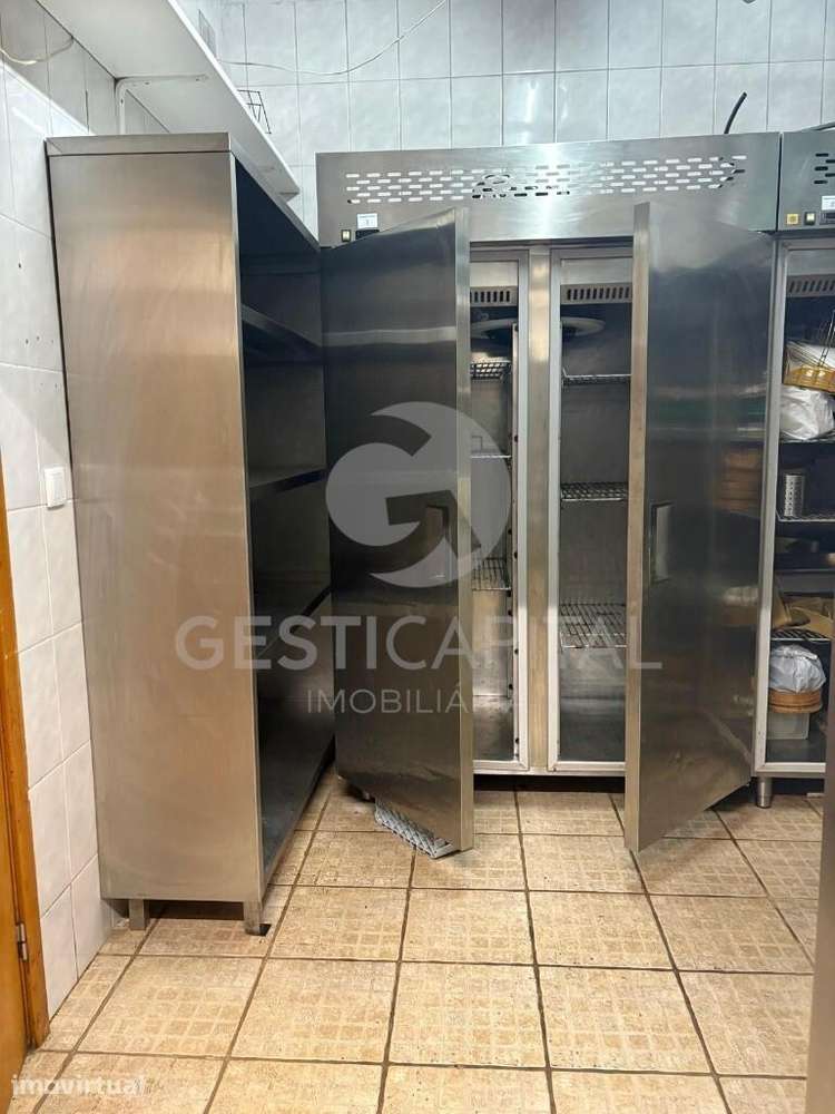 Espaço comercial equipado para restauração no centro do Marco de Canav - Grande imagem: 3/12