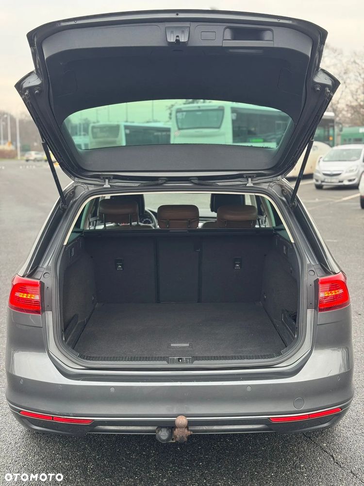 Volkswagen Passat 2.0 TDI (BlueMotion Technology) Highline - 18