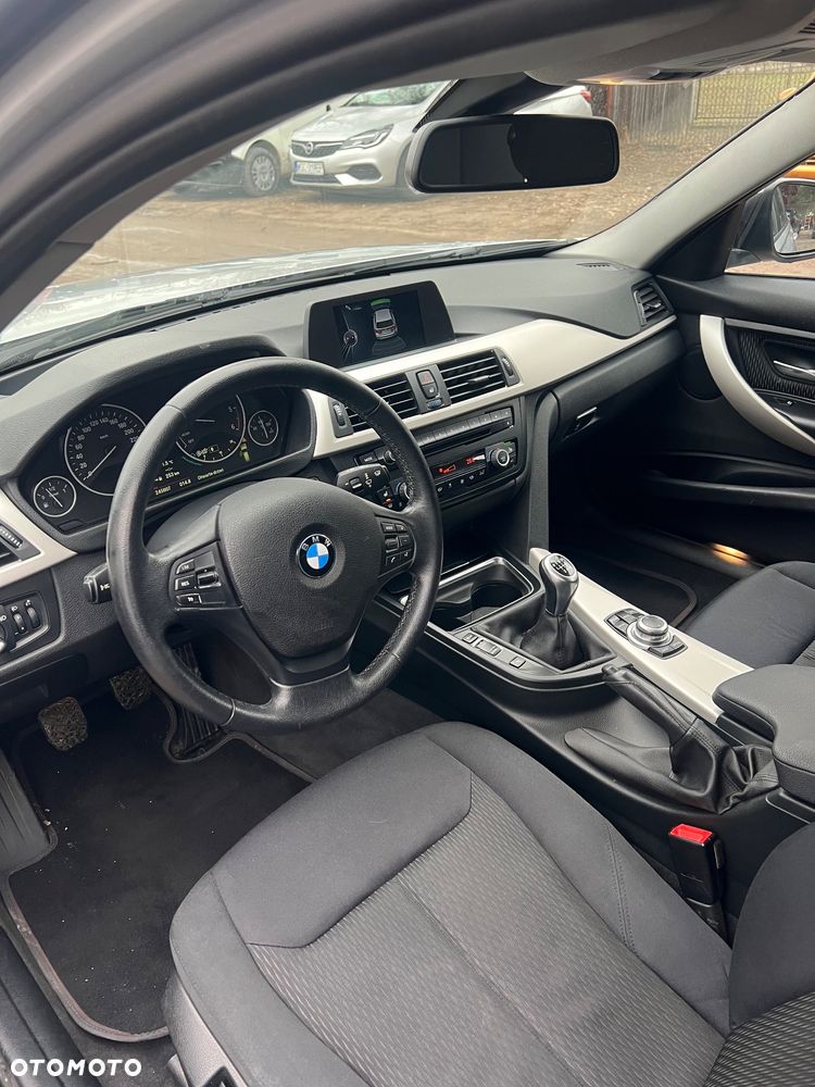 BMW Seria 3 318d Blue Performance Modern Line - 9