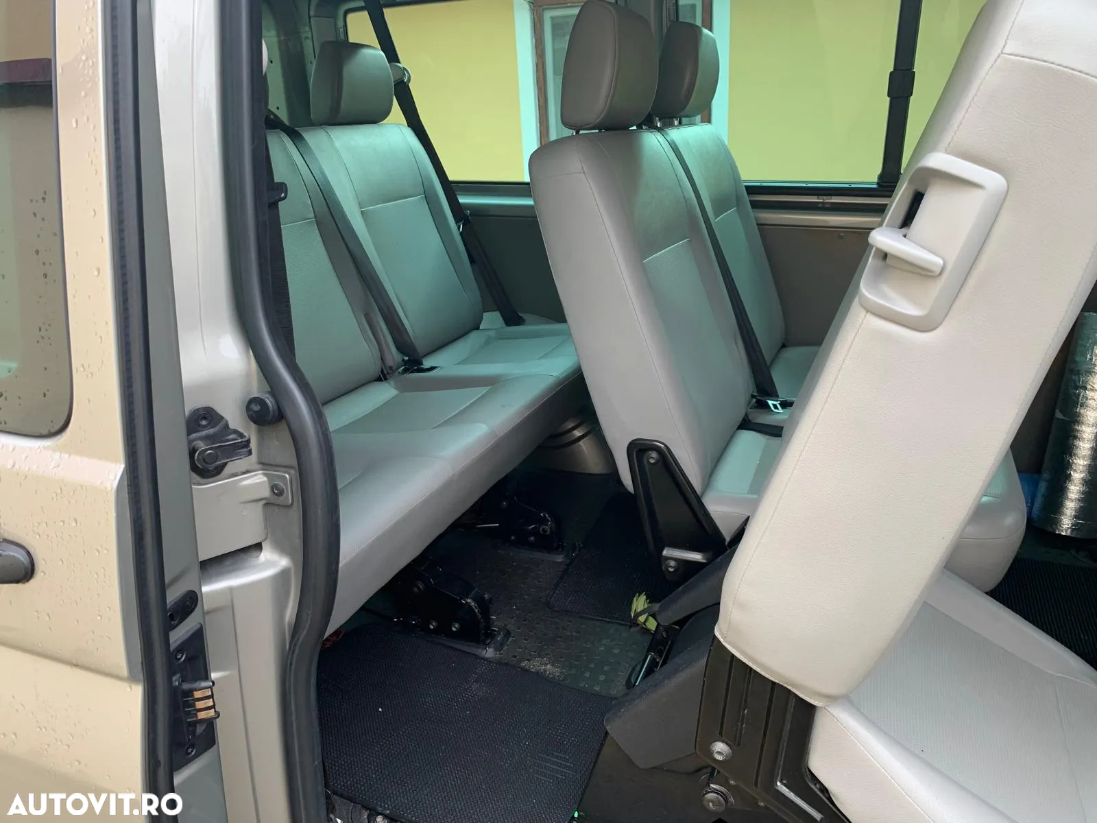 Volkswagen Caravelle - 3