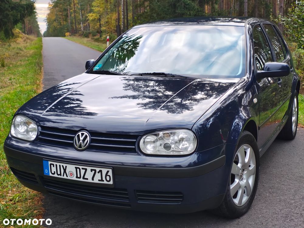 Volkswagen Golf - 10