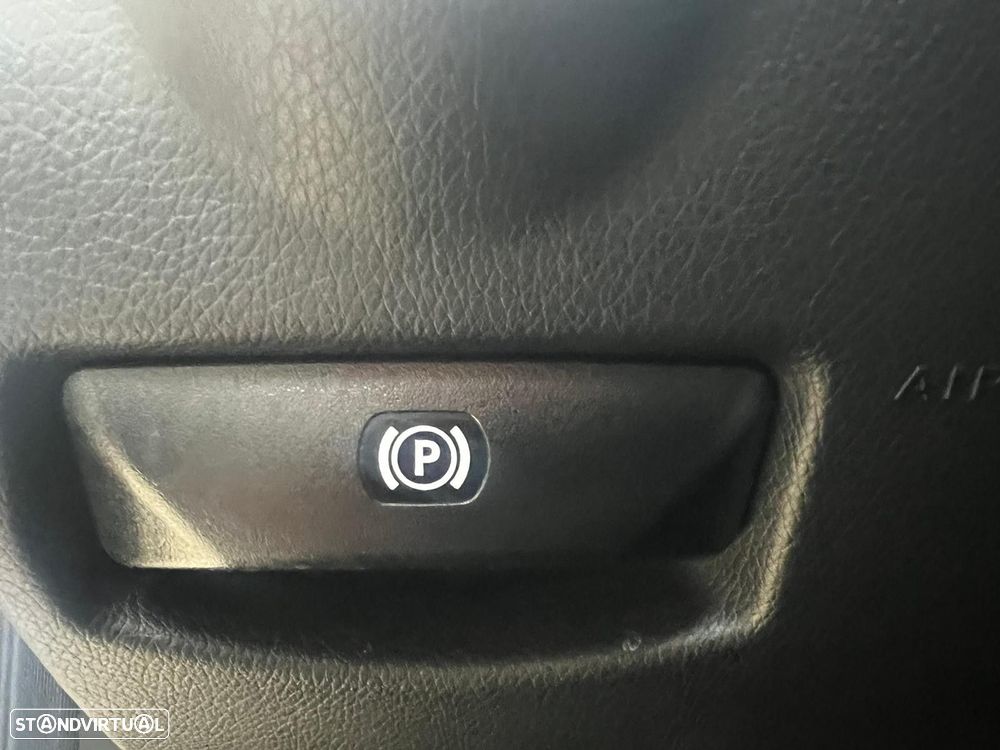 Mercedes-Benz E 350 d 4-Matic AMG Line - 39