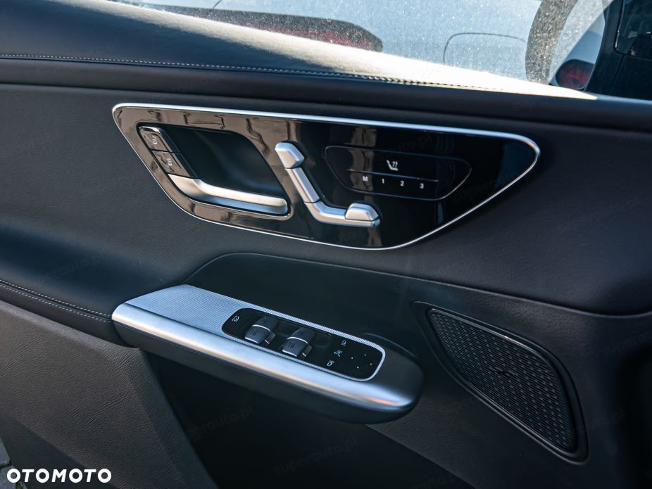 Mercedes-Benz GLC - 12