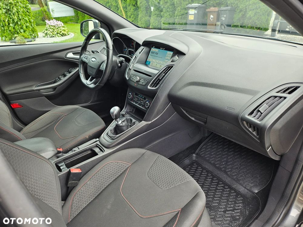 Ford Focus 1.5 EcoBoost ST-Line Business - 29