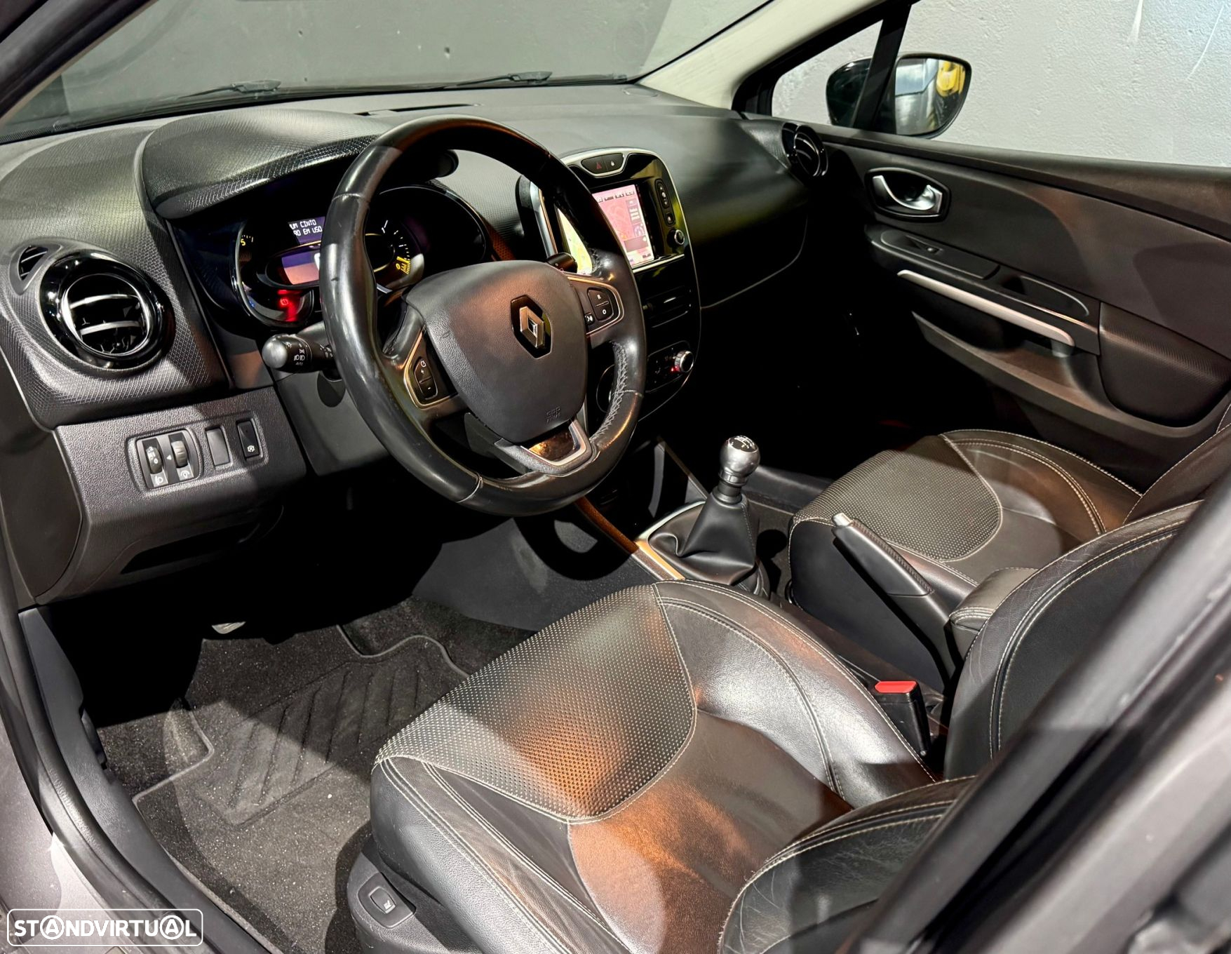Renault Clio 1.5 dCi Dynamique S - 17