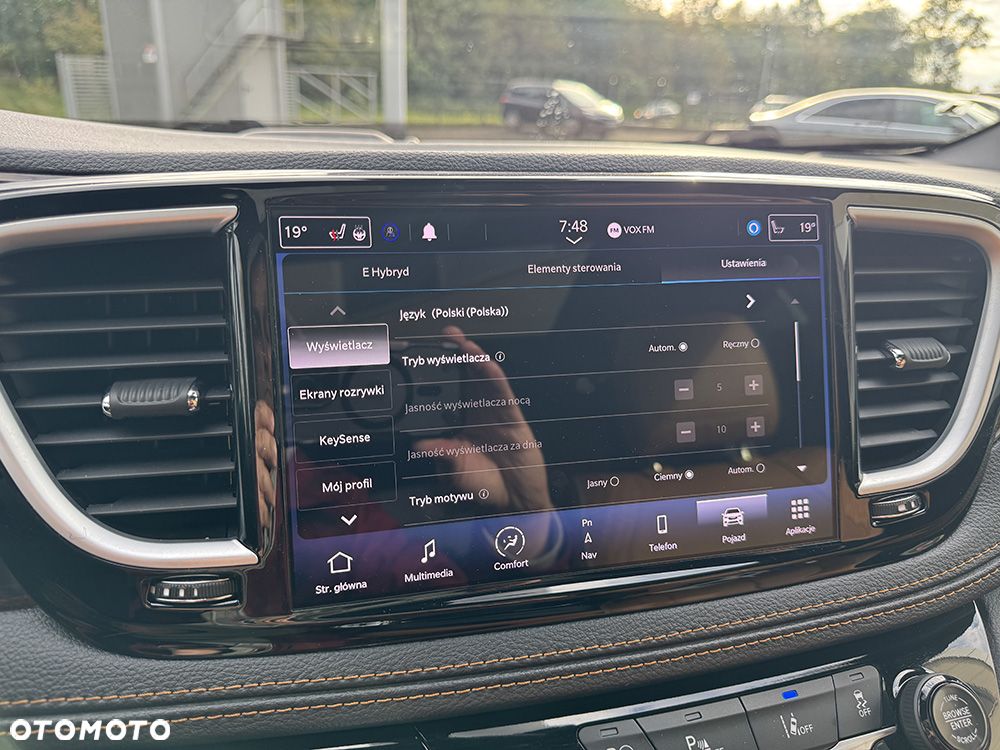 Chrysler Pacifica - 31