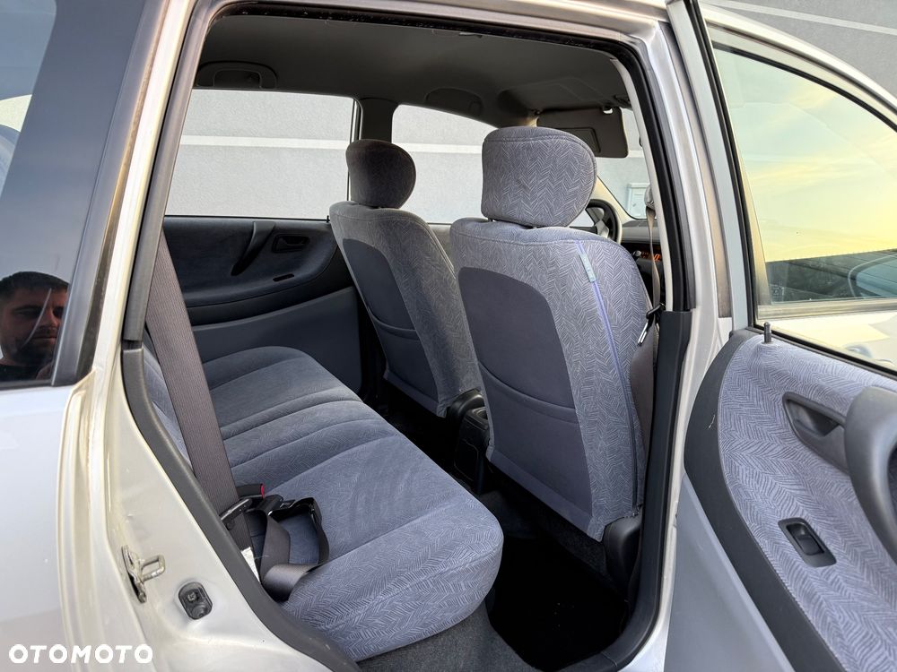 Suzuki Liana - 8
