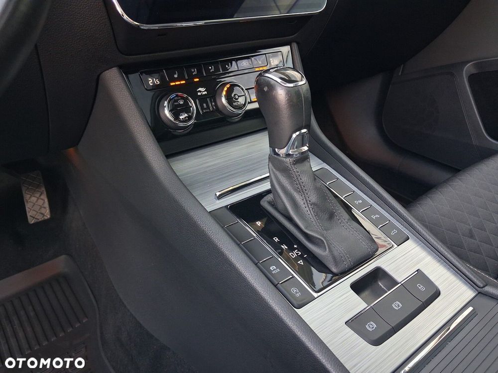 Skoda Superb 2.0 TDI SCR Ambition DSG - 26