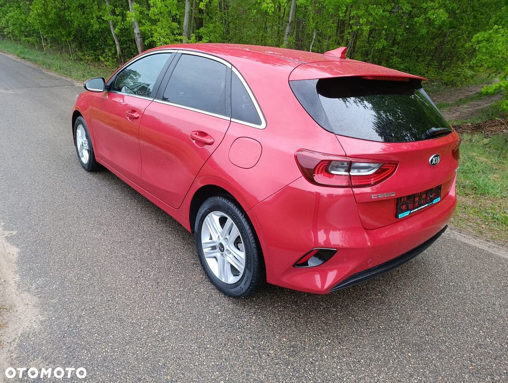 Kia Ceed 1.6 CRDi (48V Mild-Hybrid) Platinum - 13