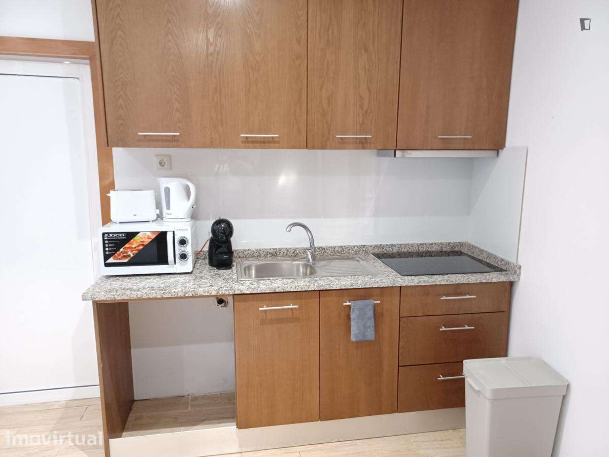 Apartamento com 1 quartos - localizado em Campanhã Porto - Grande imagem: 3/14