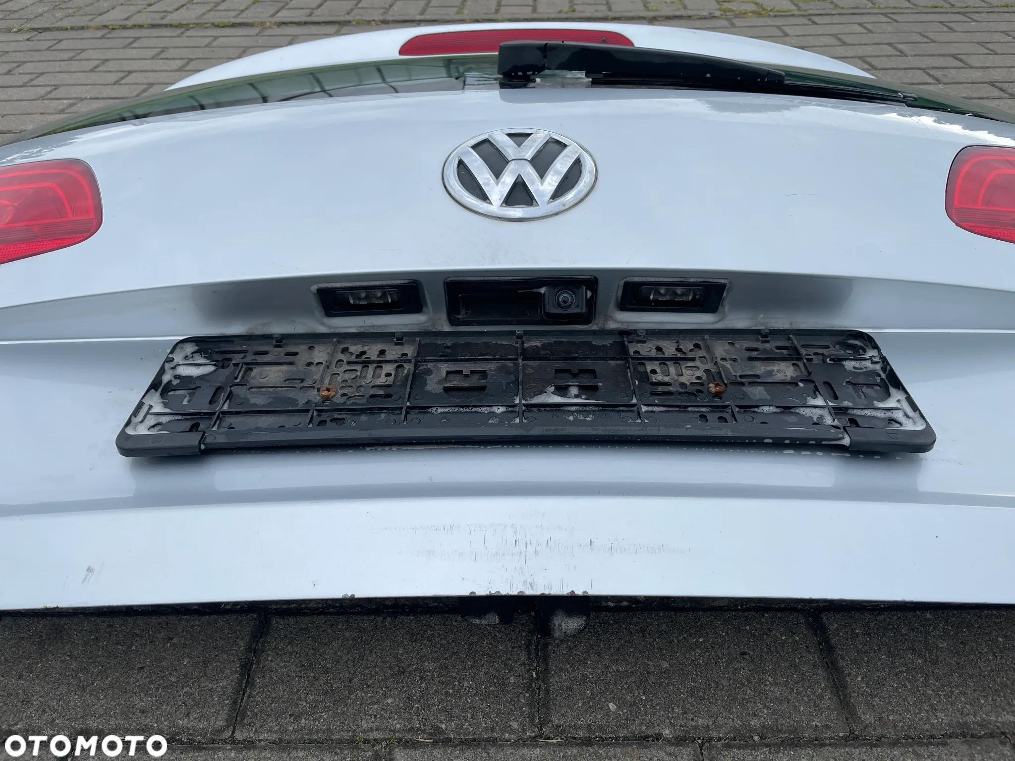 VW TOURAN II 10-15 tył tylna klapa lampa lewa prawa LA7W kompletna kamera - 2