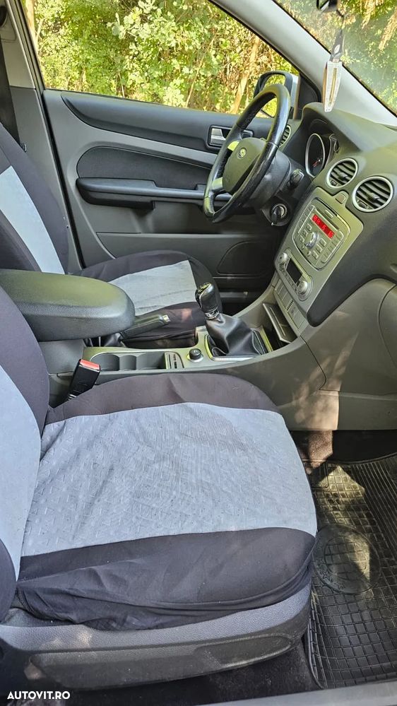 Ford Focus 1.6 Trend - 12