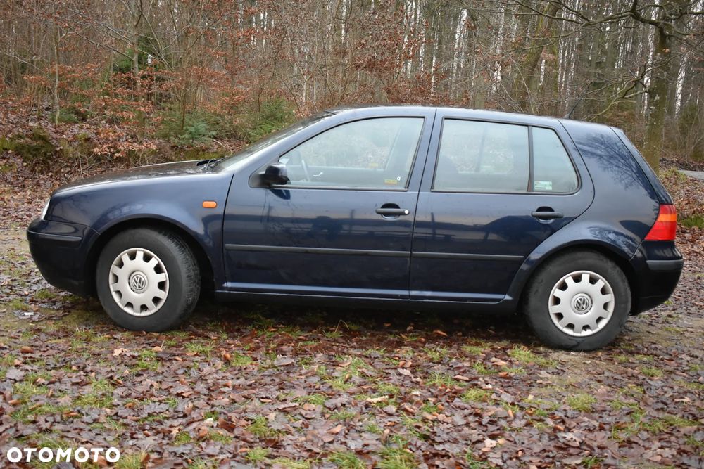 Volkswagen Golf 1.6 Basis - 2