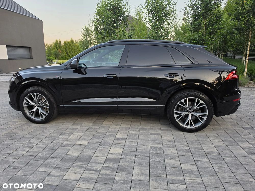 Audi Q8 - 8