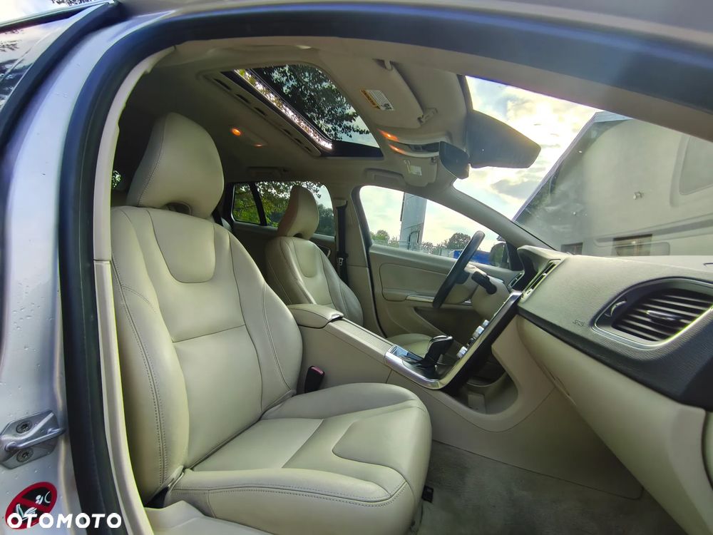 Volvo V60 T5 Drive-E Summum - 4