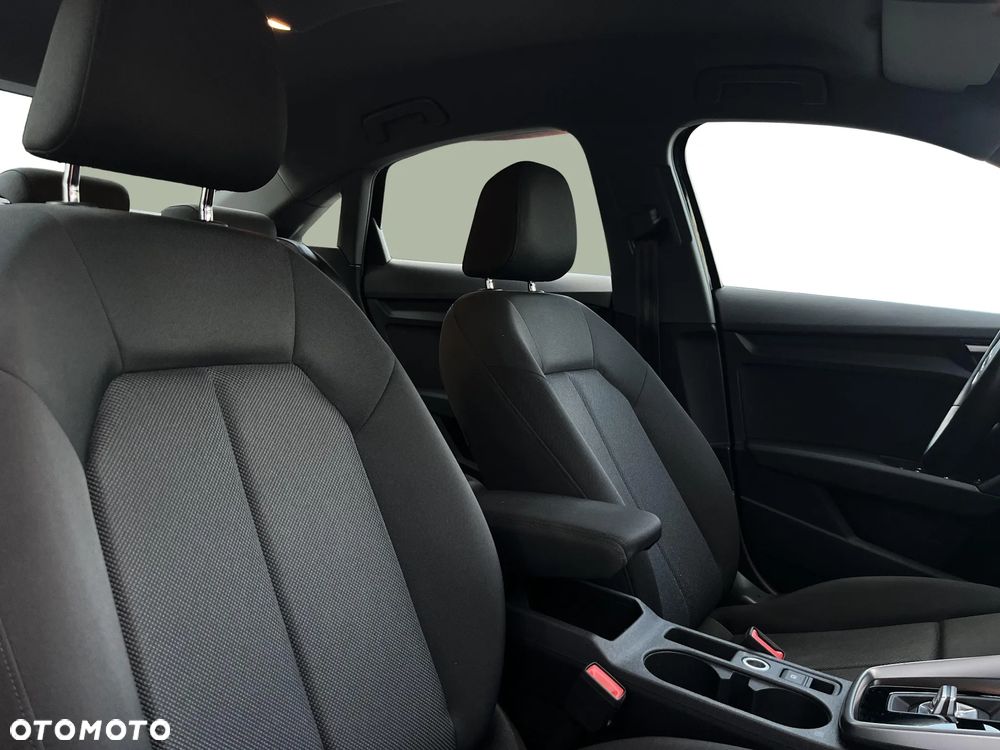 Audi A3 Limousine 30 TFSI mHEV Advanced S tronic - 37