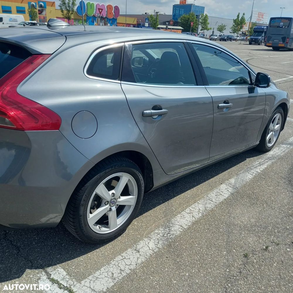 Volvo V40 D4 VEA Momentum - 3