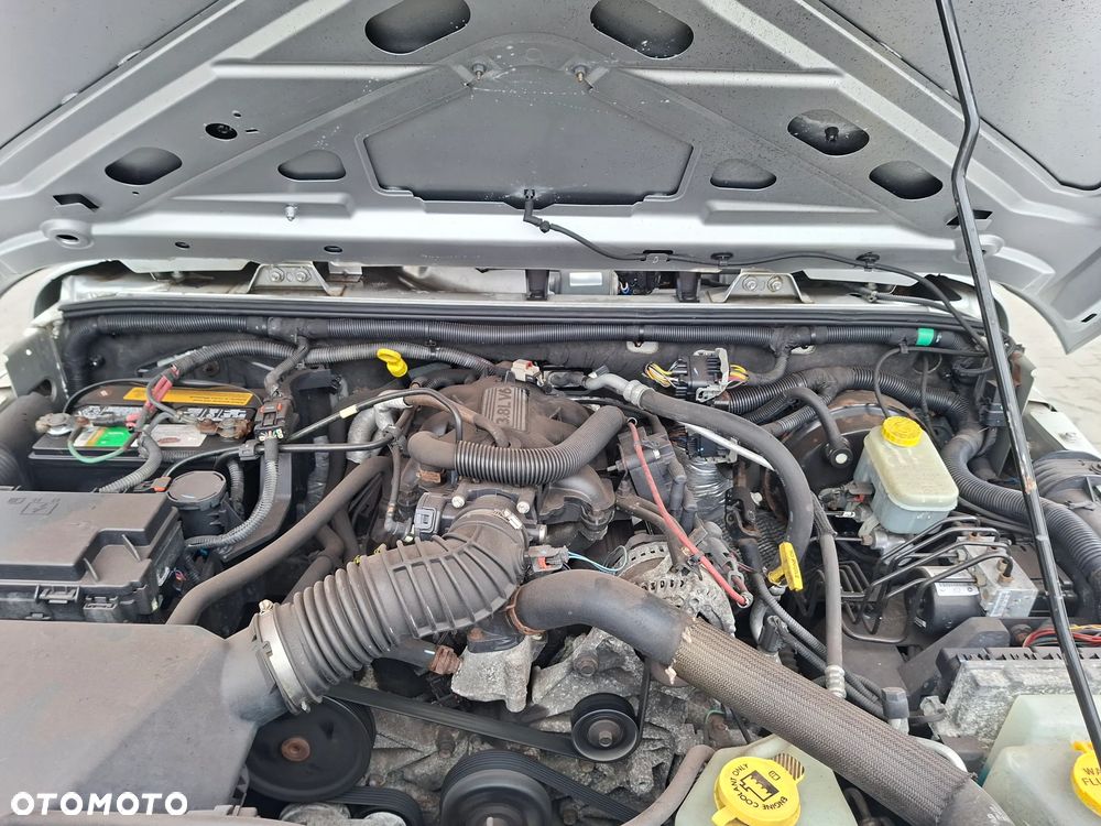 Jeep Wrangler Unlimited 3.8 Sahara - 11