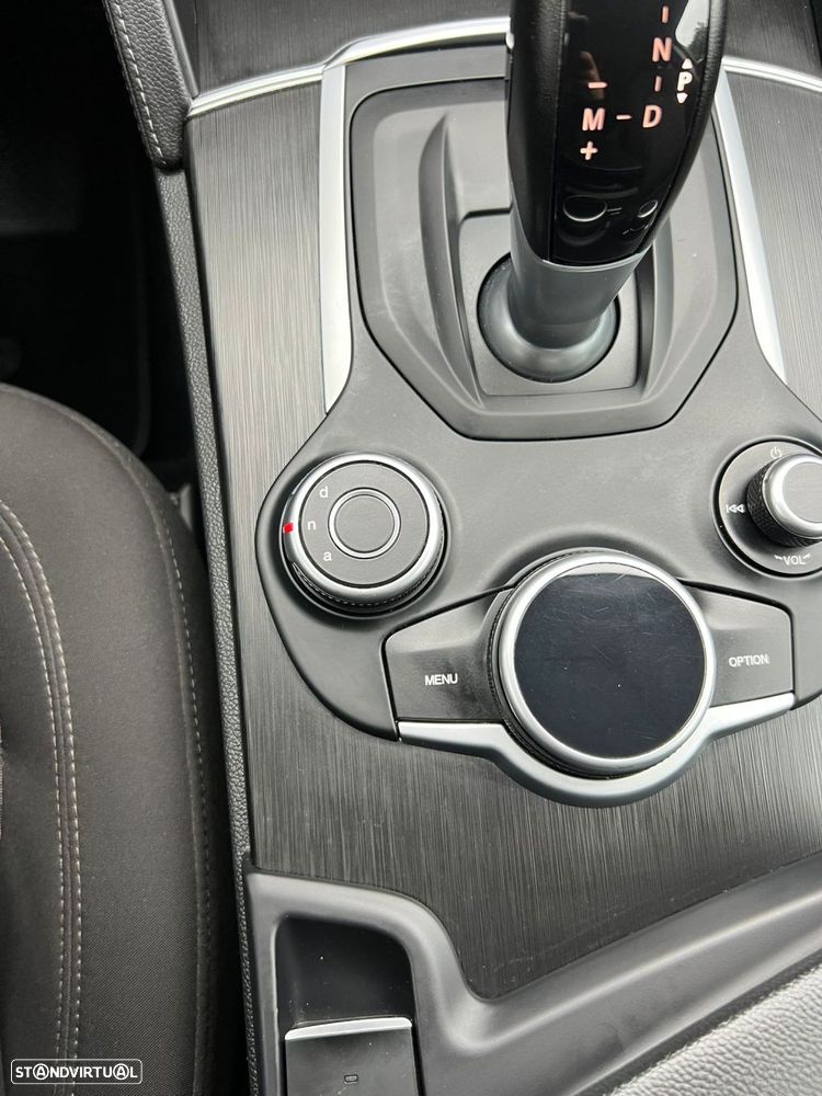 Alfa Romeo Stelvio 2.2 D Super AT8 - 36