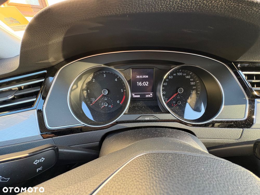 Volkswagen Passat 2.0 TDI EVO Business - 19
