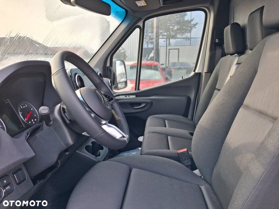 Mercedes-Benz Sprinter - 17