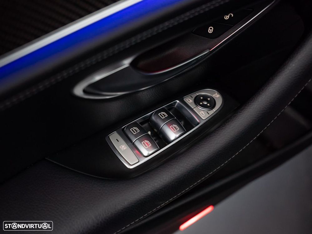 Mercedes-Benz E 300 de AMG Line - 19