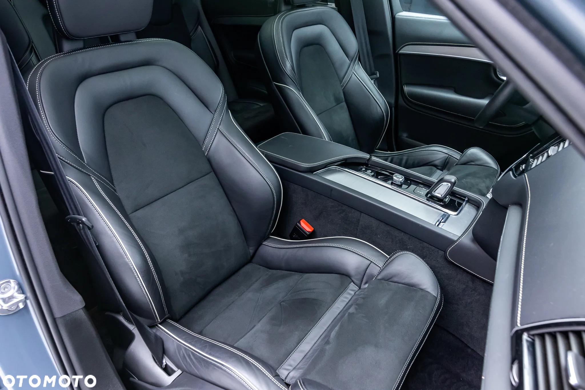 Volvo XC 90 - 30