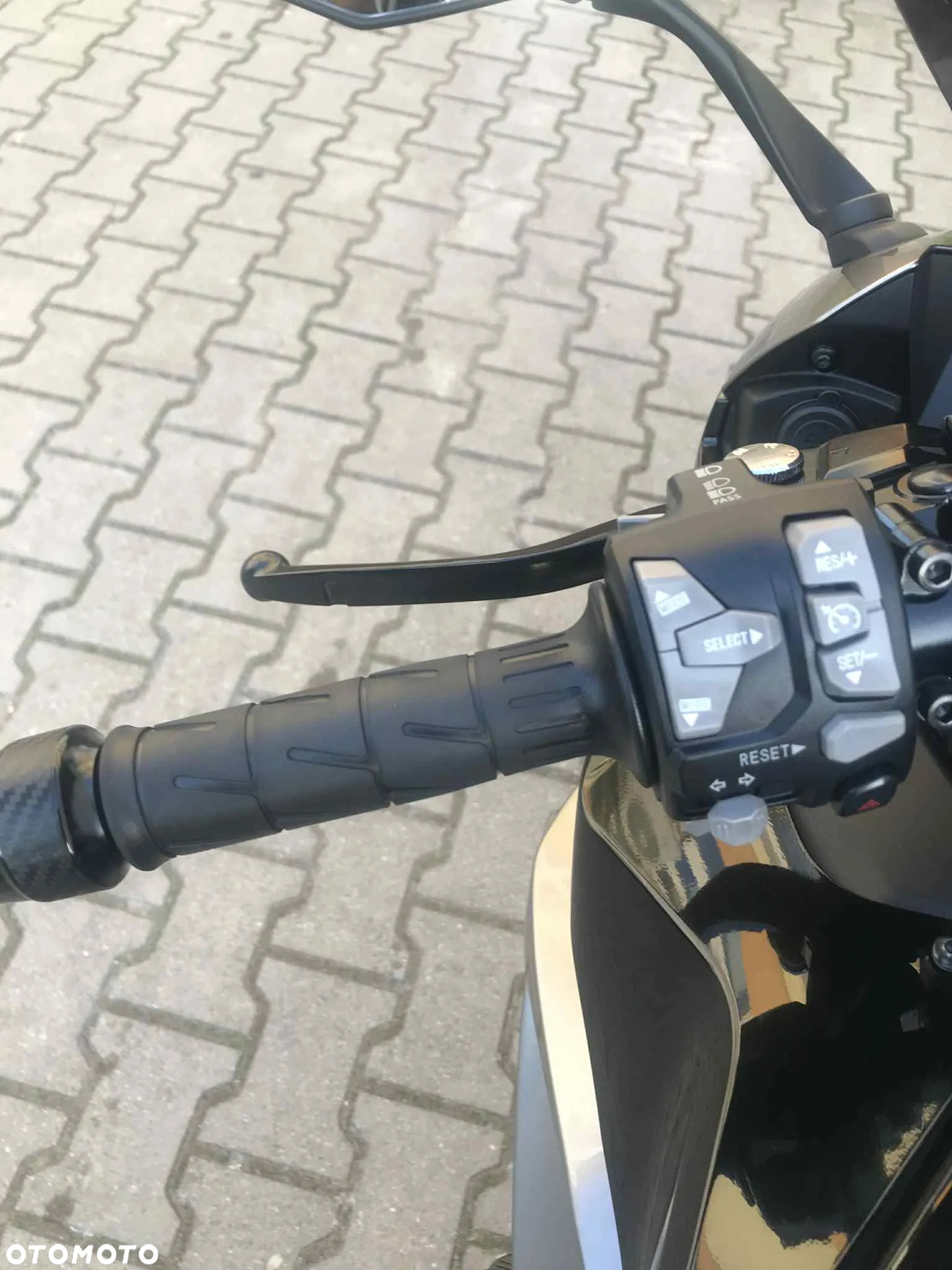 Kawasaki Ninja 1000 SX - 17