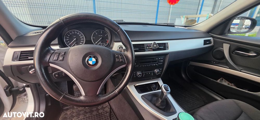 BMW Seria 3 318d - 8