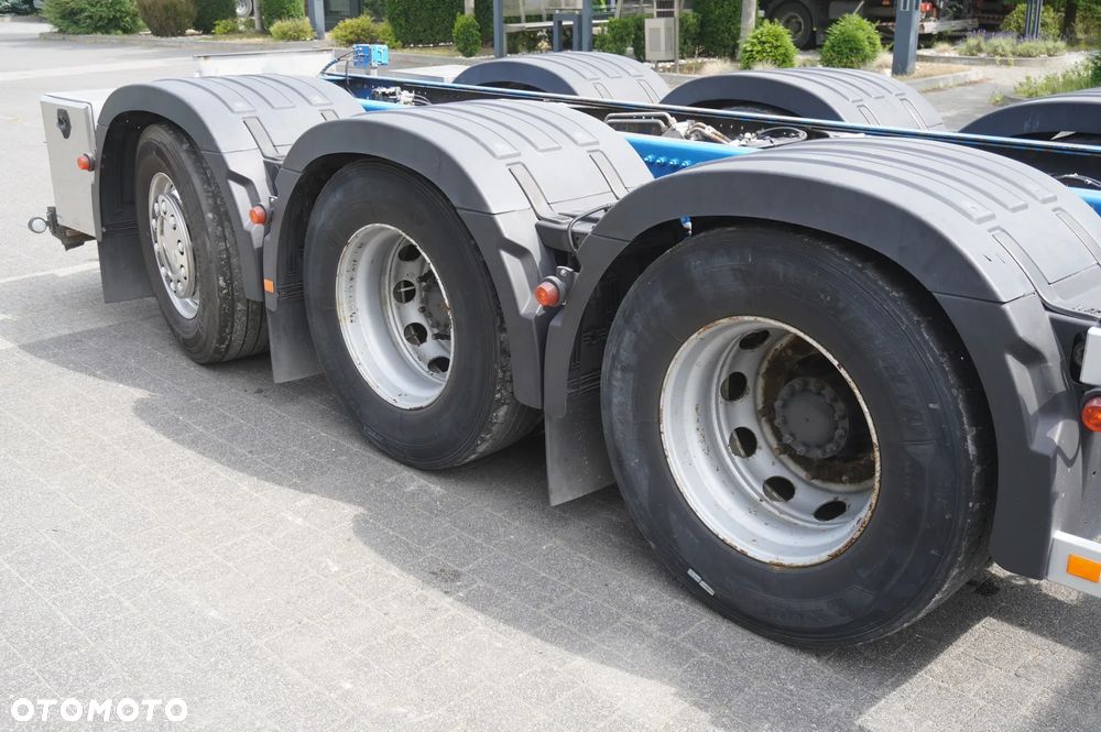 Volvo FH16 750 8x4x4 / 750 KM! / Rama do zabudowy / 4. oś skrętna i podnoszona - 11