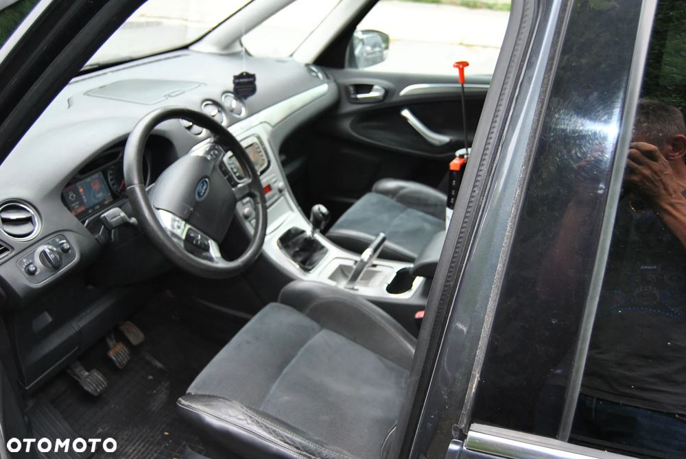 Ford Galaxy 2.0 TDCi DPF Ghia - 13