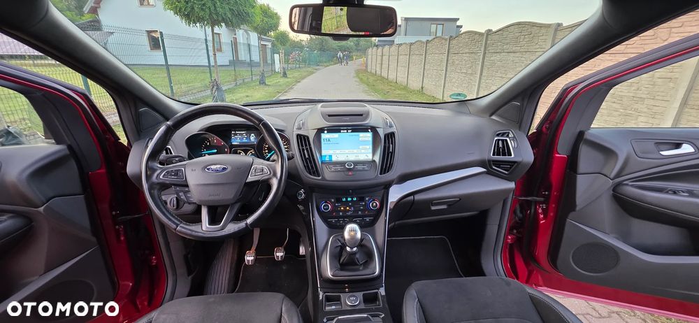 Ford Kuga 2.0 TDCi 4x4 ST-Line - 28