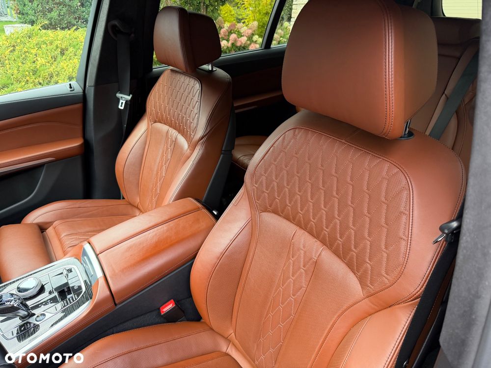 BMW X7 M50i sport - 10