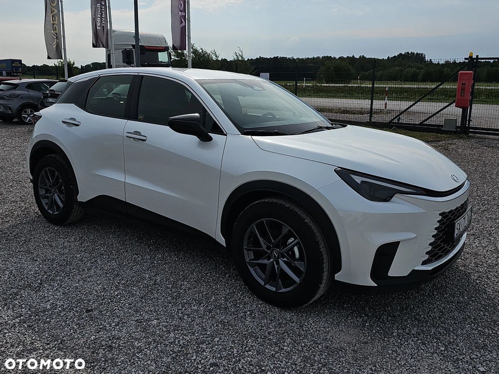 Lexus LBX 1.5 Hybrid - 4