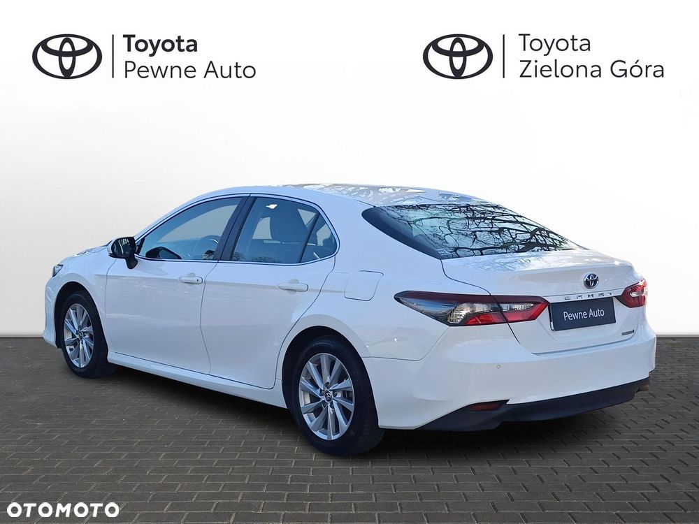 Toyota Camry 2.5 Hybrid Comfort CVT - 2