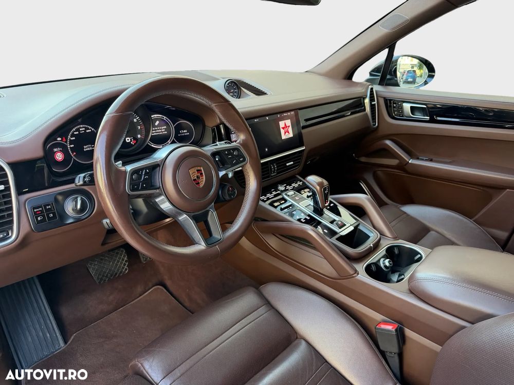 Porsche Cayenne - 8