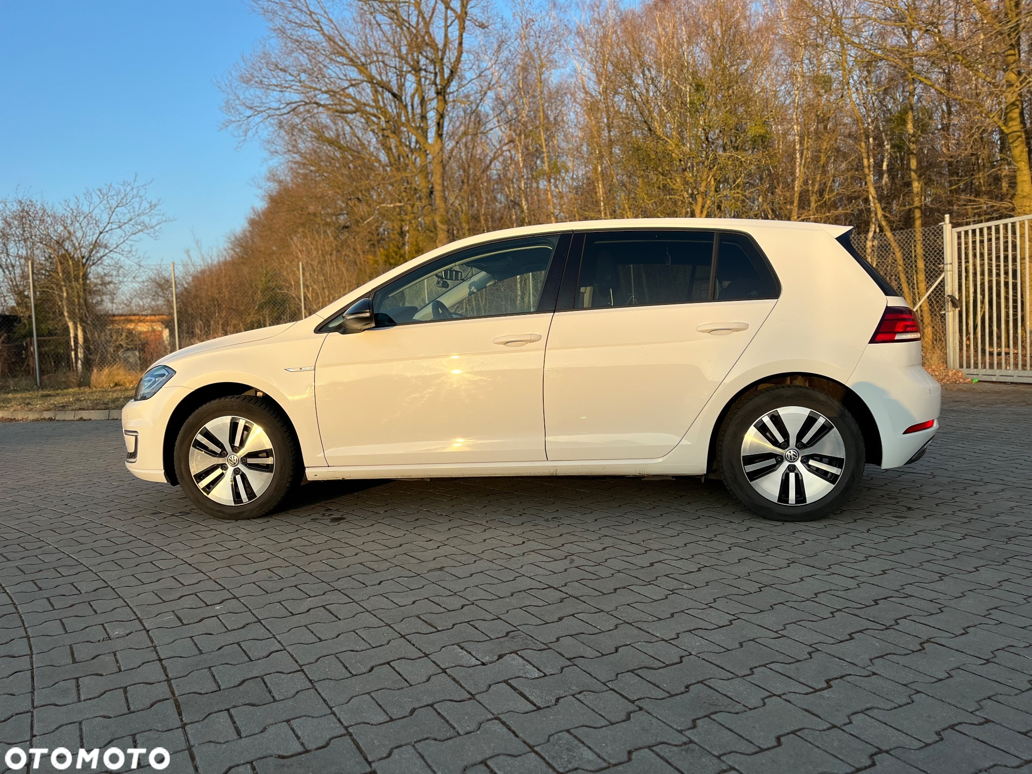 Volkswagen Golf e-Golf - 13