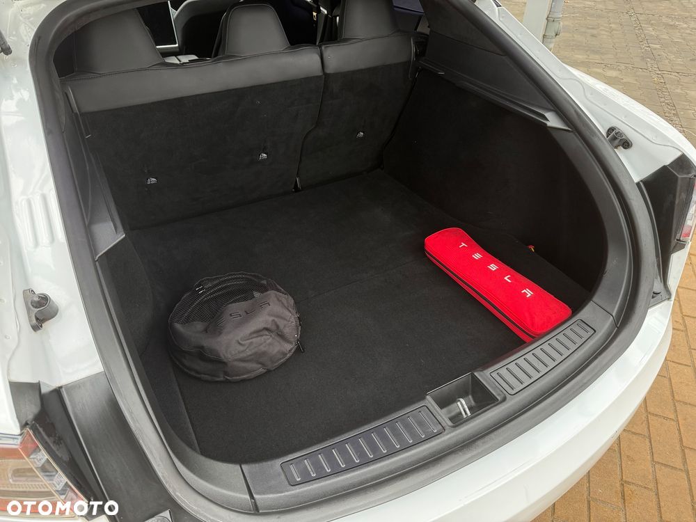 Tesla Model S - 14
