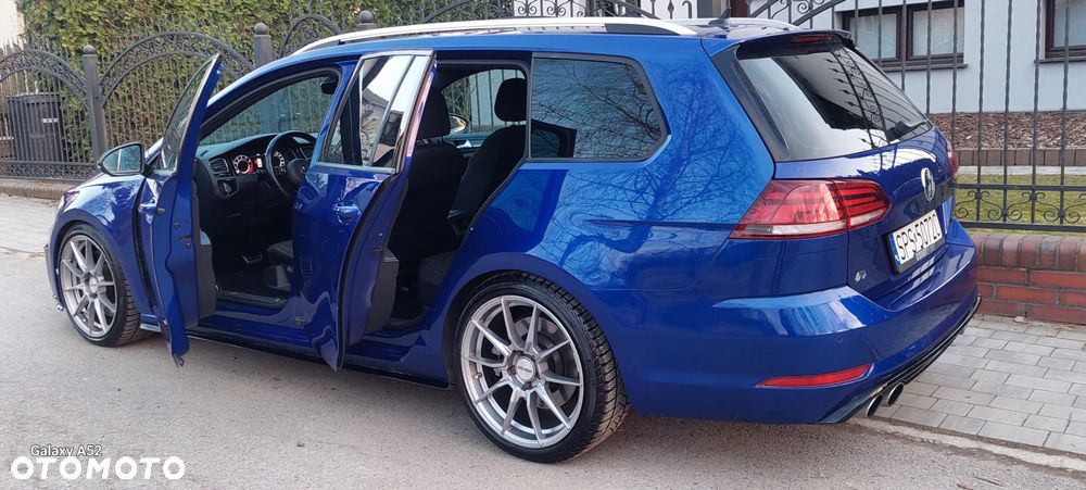 Volkswagen Golf - 6
