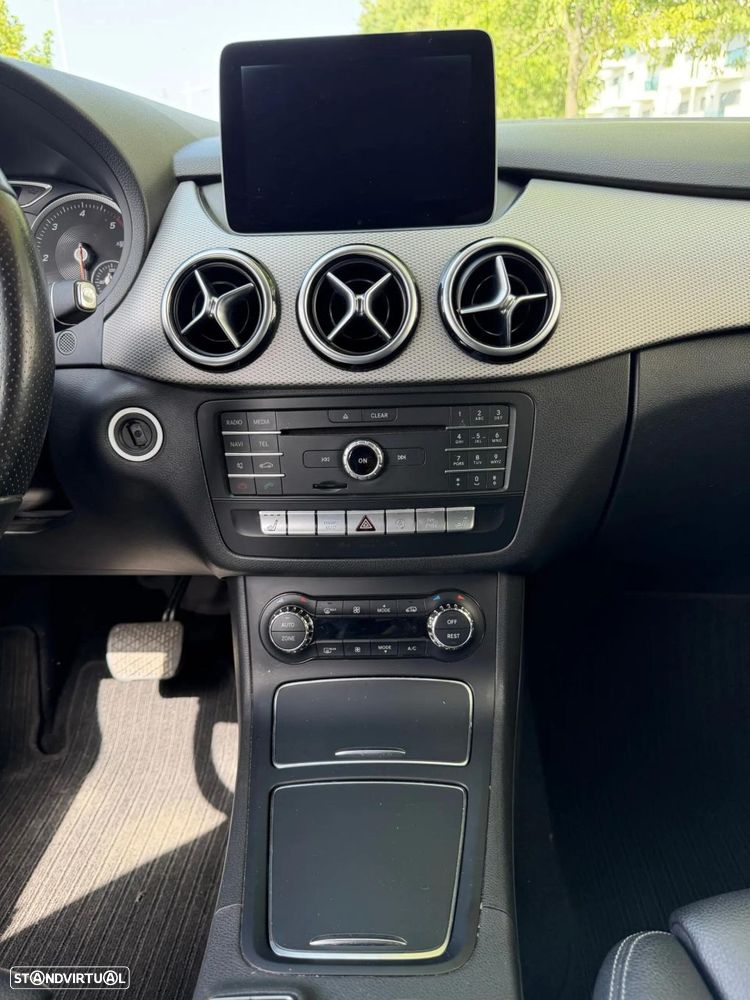 Mercedes-Benz B 180 d 7G-DCT - 13