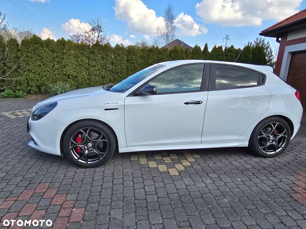 Alfa Romeo Giulietta 1.8 TBi 16V TCT Veloce - 4