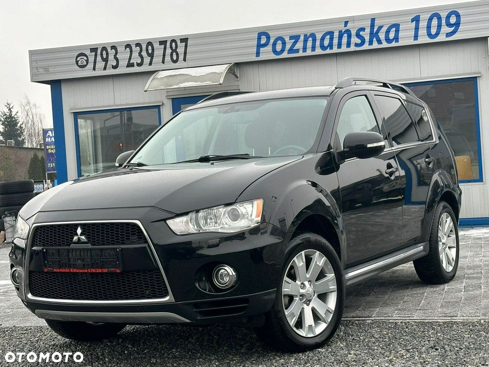 Mitsubishi Outlander - 2