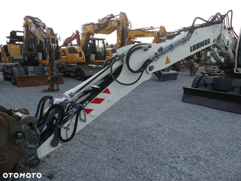 Liebherr A900C z Niemiec / Super Stan / - 32