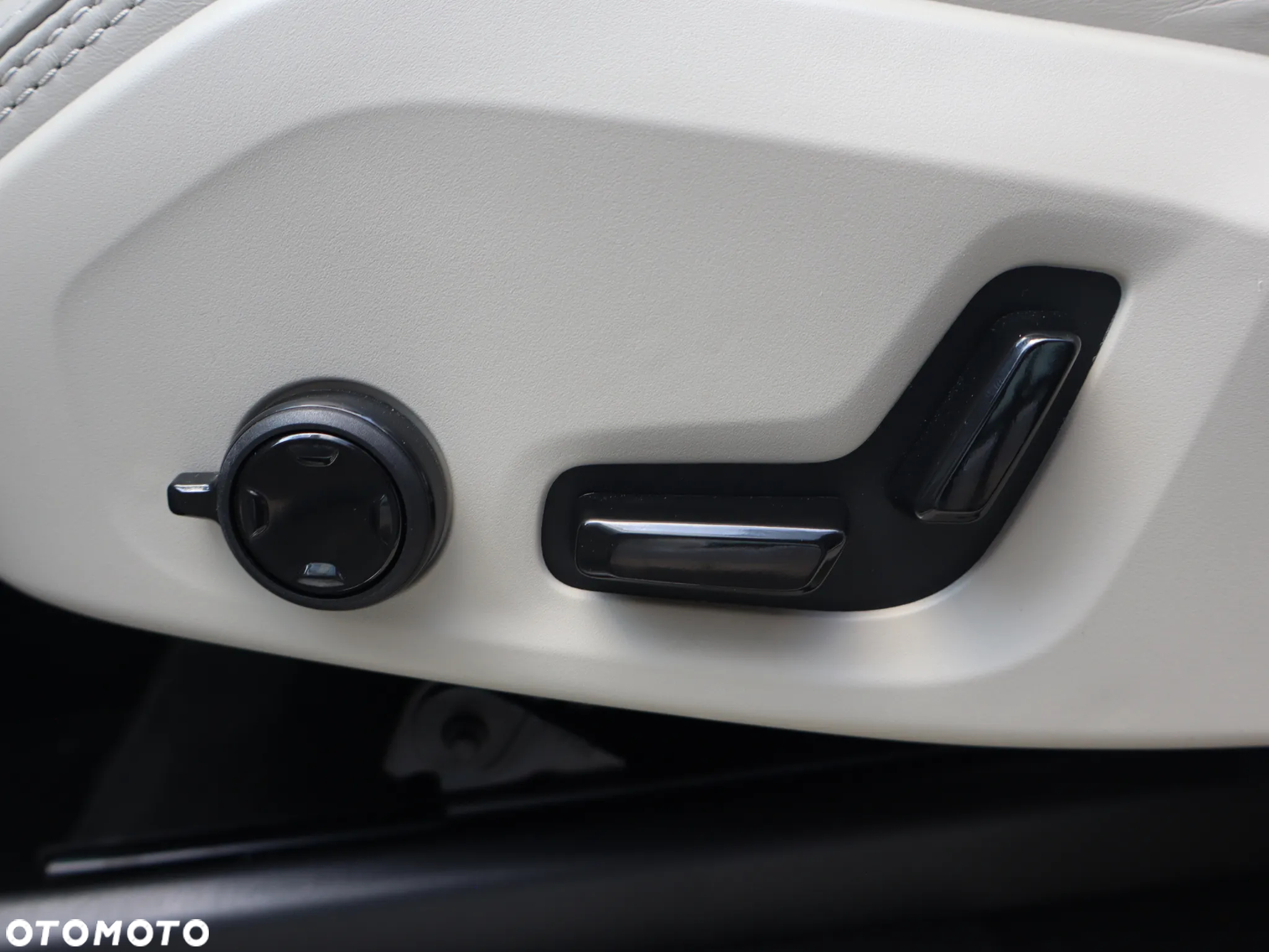 Volvo XC 90 T8 AWD Plug-In Hybrid Plus Dark 7os - 18