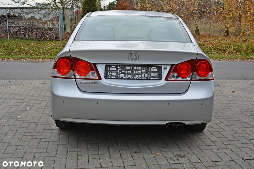 Honda Civic 1.8 Executive - 11