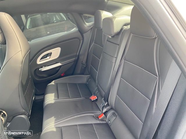 Mercedes-Benz CLA 180 Standard - 9
