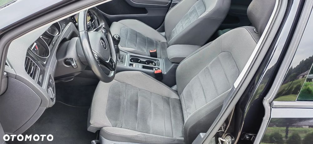 Volkswagen Golf - 9